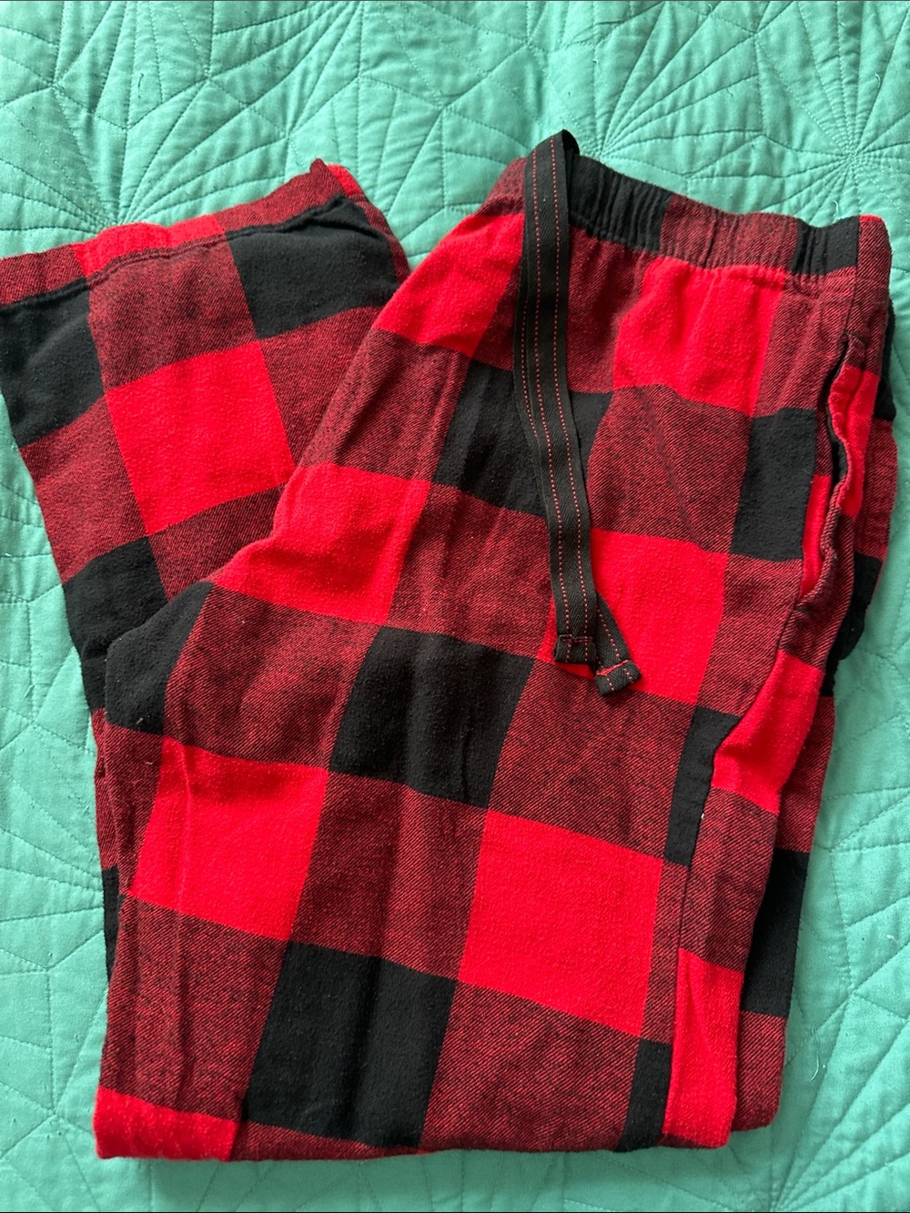 Old Navy men's L Red and Black Buffalo Plaid pajama pants